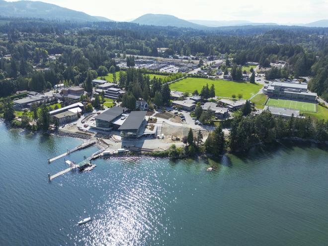 Brentwood College School Photo